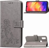 Lucky Clover geperst bloemenpatroon lederen tas voor Xiaomi Redmi Note 7, met houder & kaartsleuven & portemonnee en handriem (grijs)