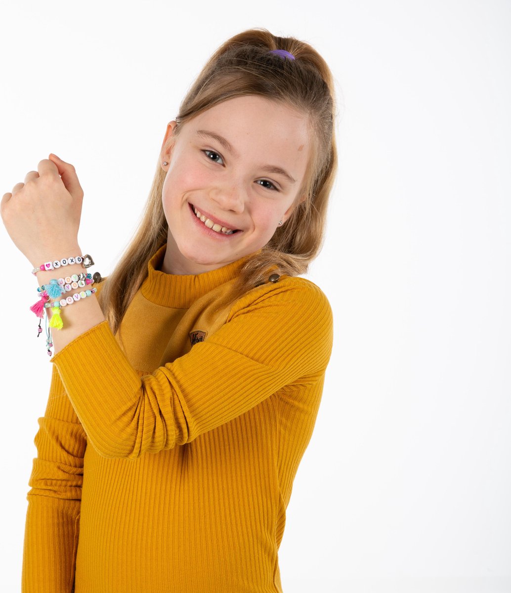 Totum 4 letter armbandjes maken - speelgoed meisjes vanaf 4 jaar - sieradenset knutselen - cadeau tip creatief vriendschaps armbandjes — afbeelding 7