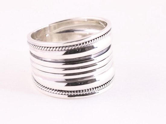 Brede hoogglans zilveren ring met ribbels - maat 18