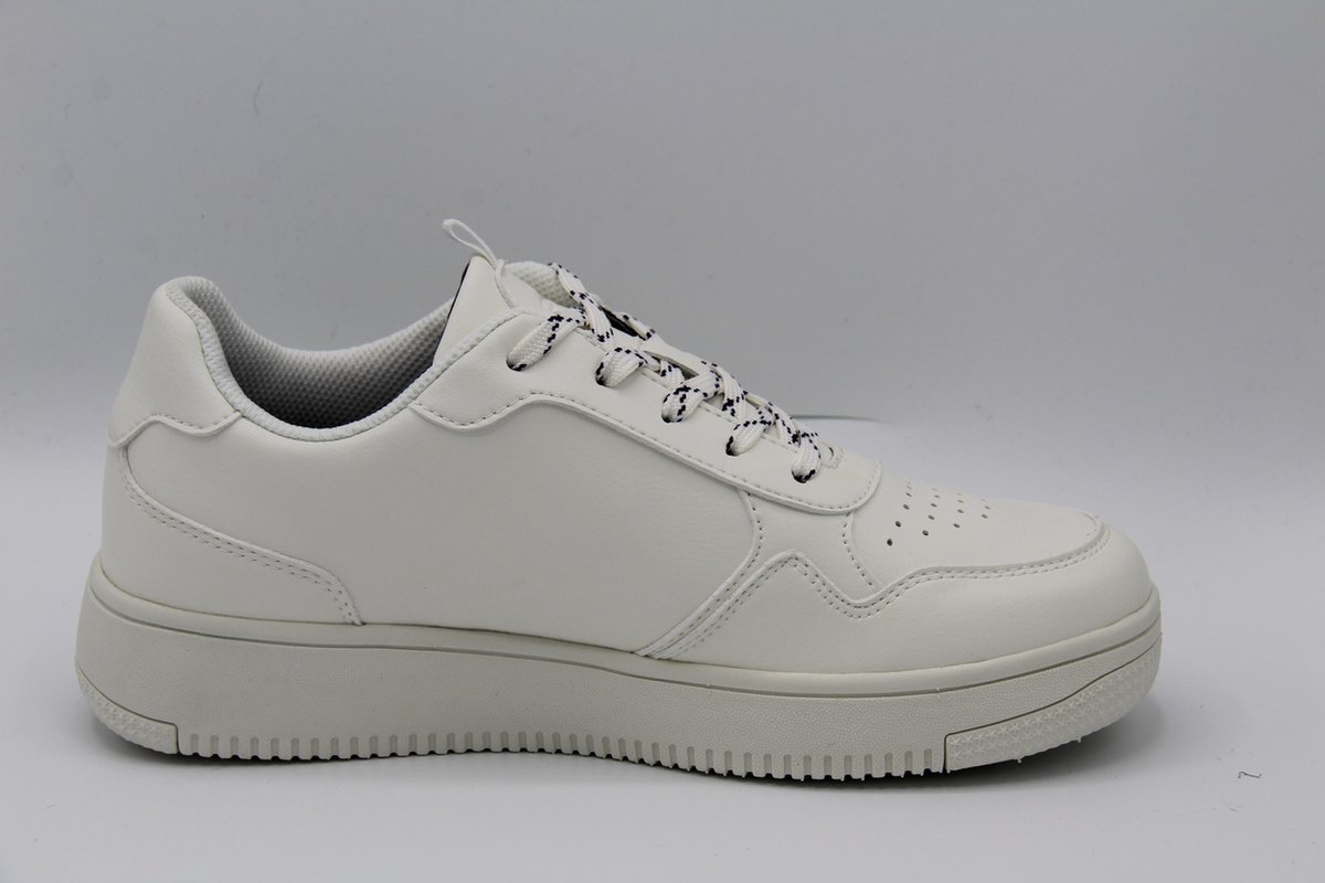 Piedro sport- witte sneaker  met witte vlakke zool- maat 35