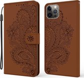 Voor iPhone 12 Pro Max Pauw Reliëfpatroon Horizontale Flip Leren Case met Houder & Kaartsleuven & Portemonnee & Lanyard (Bruin)