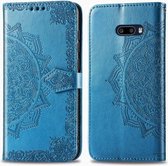 Voor LG G8X ThinQ Halverwege Mandala reliëfpatroon Horizontale flip lederen tas, met houder & kaartsleuven & portemonnee & fotolijst & lanyard (blauw)