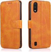 Voor Samsung Galaxy A01 Kalf Textuur Magnetische Gesp Horizontale Flip Leren Case met Houder & Kaartsleuven & Portemonnee & Fotolijst (Kaki)