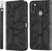Voor Samsung Galaxy A11 (Amerikaanse versie) Life of Tree Embossing Pattern Horizontale flip lederen tas met houder & kaartsleuf & portemonnee & fotolijst & lanyard (zwart)