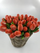 Houten Tulpen - 50 Oranje Tulpen Plus Mand - Woondecoratie - Cadeau - Holland Souvenirs-Valentijnsdag- Moederdag