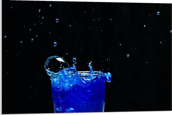 Forex - Glas met Blauw Drinken - 90x60cm Foto op Forex