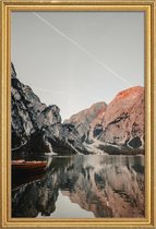 JUNIQE - Poster met houten lijst Spiegelbeeld in het water -40x60