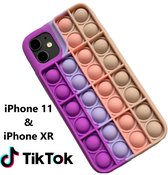 SMP® Fidget Pop It Telefoonhoesje voor iPhone 11 & iPhone XR – Phone case – Soft Case – Back Cover – Regenboog – Beschermer – Tik Tok 2021