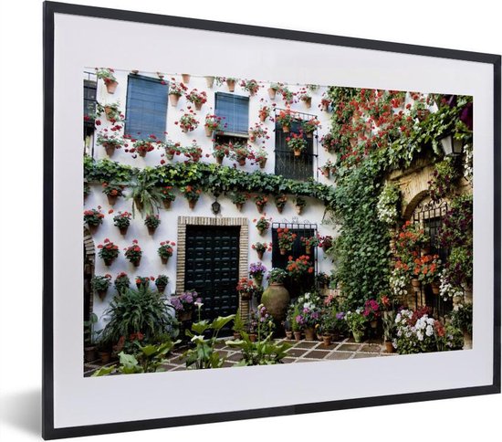 Fotolijst incl. Poster – Kleurrijke binnenplein van Córdoba in Spanje – 40×30 cm – Posterlijst