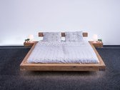 Zwevend eiken bed - Houten bed - 180 x 200 - hoofdbord op buizen - inclusief nachtkastje
