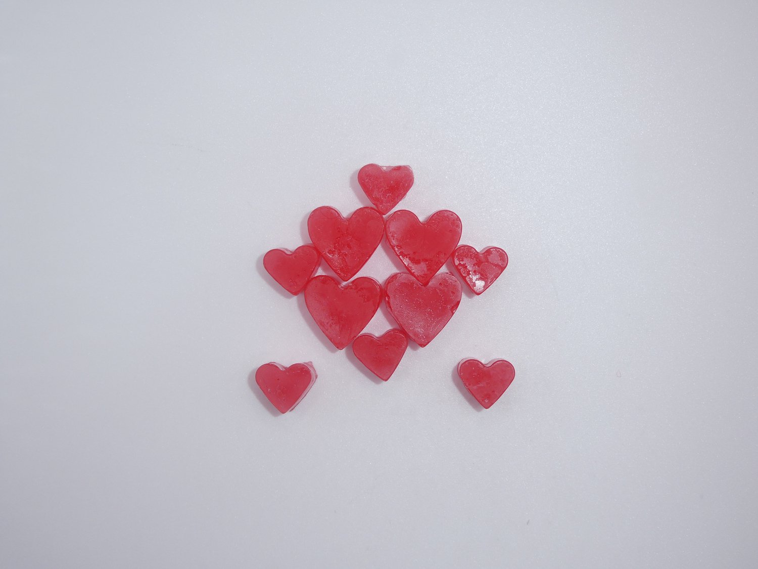 Mythical merch Wax melts kleine hartjes rood Rozengeur