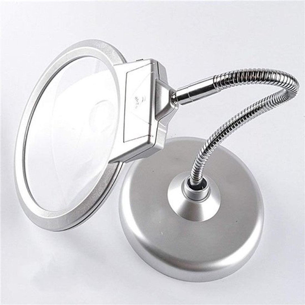 Verlichte Bureaulamp - Verstelbare Loep - Hobby en Knutselen - Met Ingebouwde Schaal - 2x Vergroting - Wit