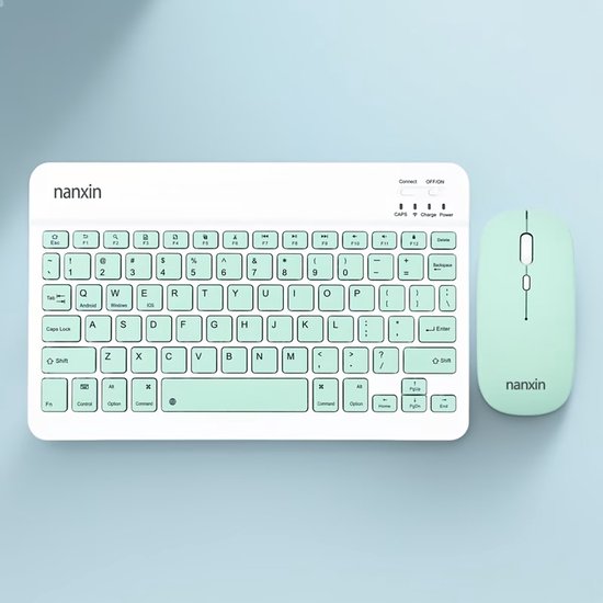 Nanxin toetsenbord en muis set in mintgroen met witte behuizing op een lichtblauwe achtergrond.