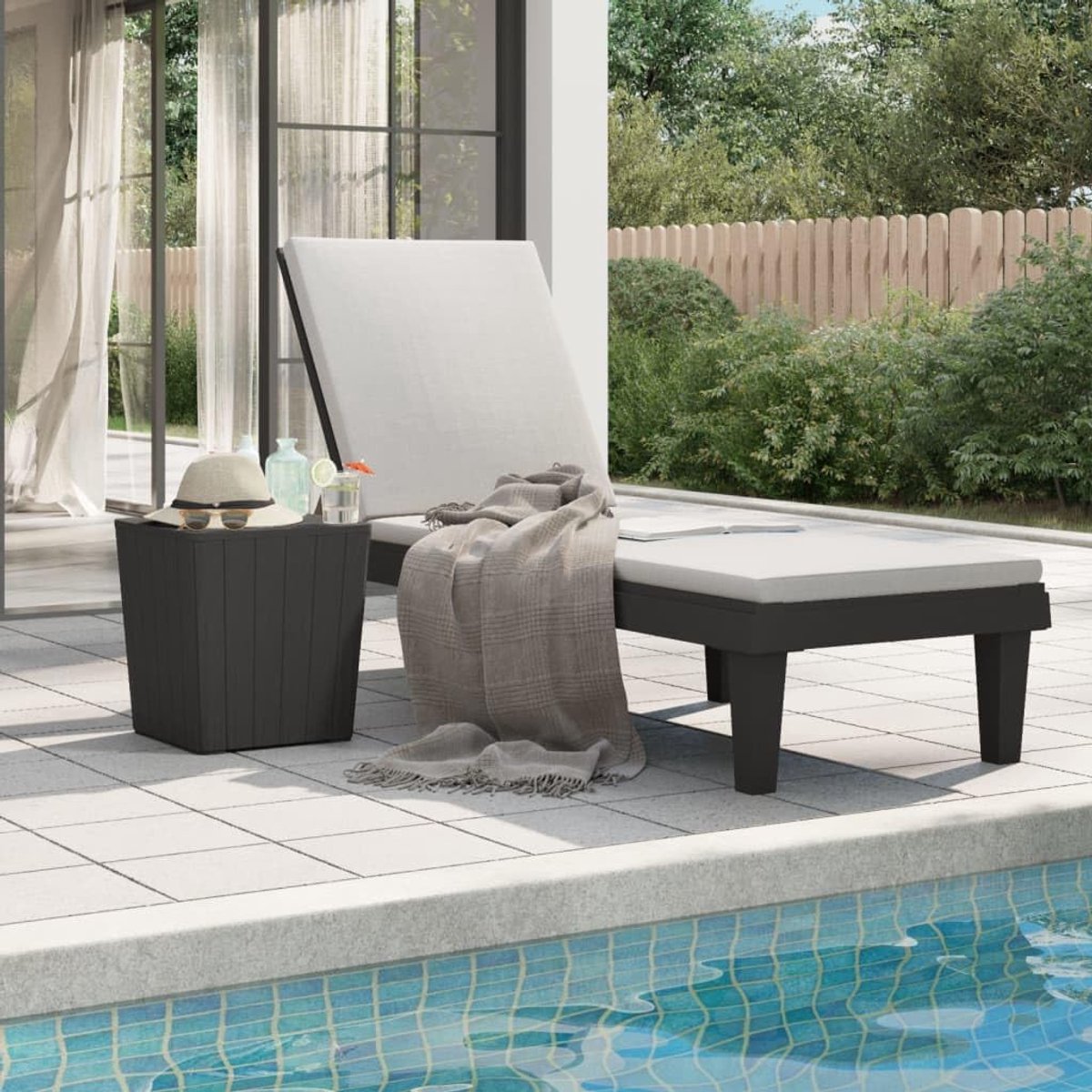 zonnebed, zwart, 155 x 58 x 83 cm, verstelbare rugleuning in 5 posities, tuinligstoel met houtlook, lichte chaise longue voor tuin en terras