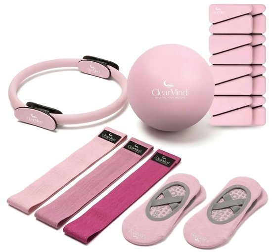 Roze 9-delige pilates set met ring, bal, drie weerstandsbanden in tinten roze en antislip sokken met ClearMind-logo.