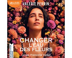 Changer l'eau des fleurs