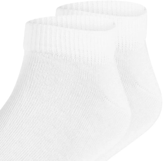 Paar witte FALKE sneakersokken voor kinderen met geribbelde boord.