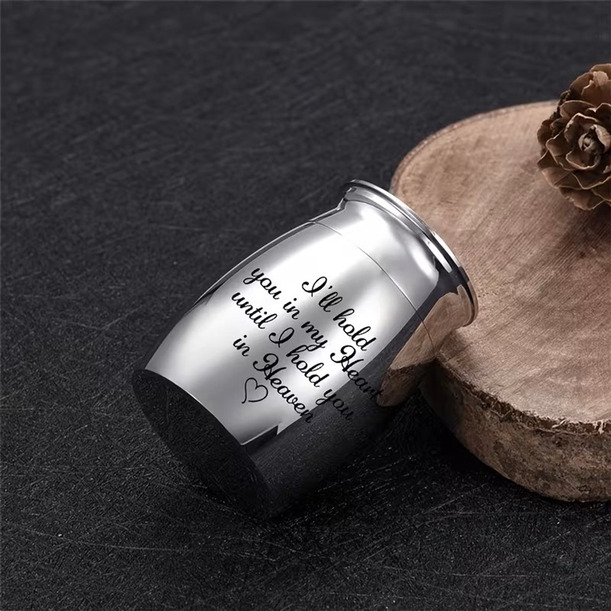 Mini urn,metaal met tekst,geschikt voor een klein beetje as