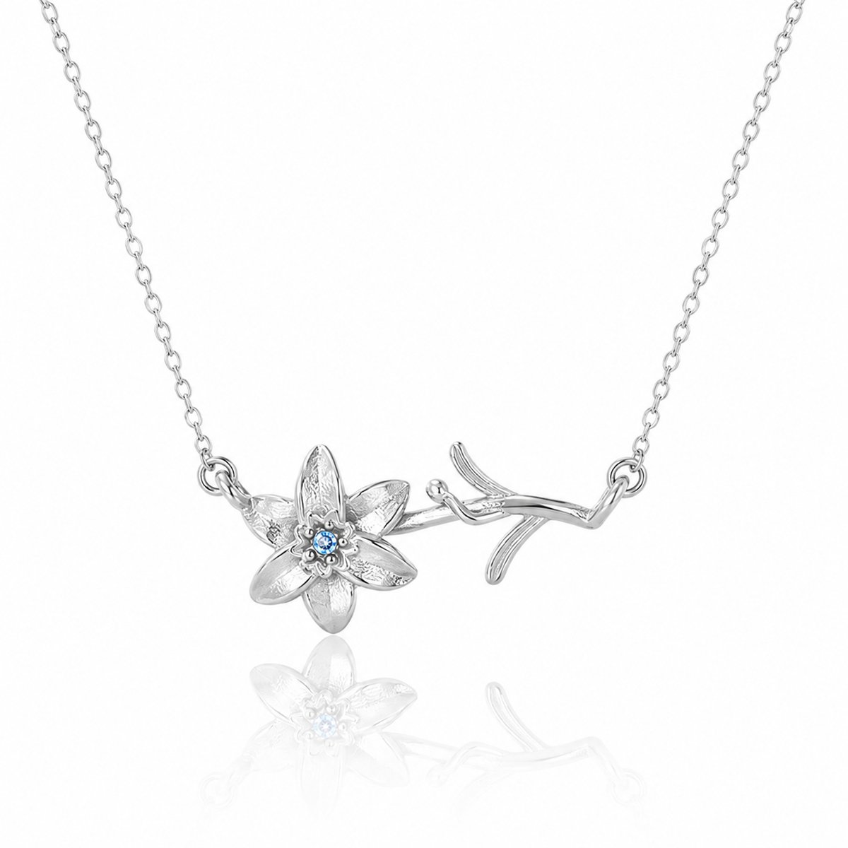 Maevi® Ketting met Geboortebloem & Geboortesteen - Kleur: Zilver - Maand: Maart - Roestvrijstaal / RVS / Stainless Steel - Hoge Kwaliteit - Verkleurt niet - Incl. Luxe Verpakking - Cadeau Dames / Moeder / Mama - Kraamcadeau / Geboortecadeau