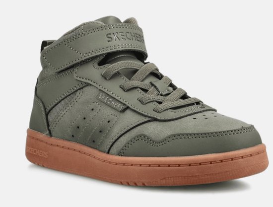 Groene Skechers hoge sneaker met bruine zool en klittenbandsluiting.