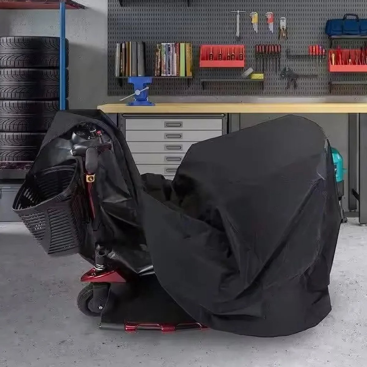 Een professionele, water- en regenbestendige hoes, Geschikt voor elektrische scootmobielen en rolstoelen, en ook Geschikt voor reizen bij regenachtig weer.