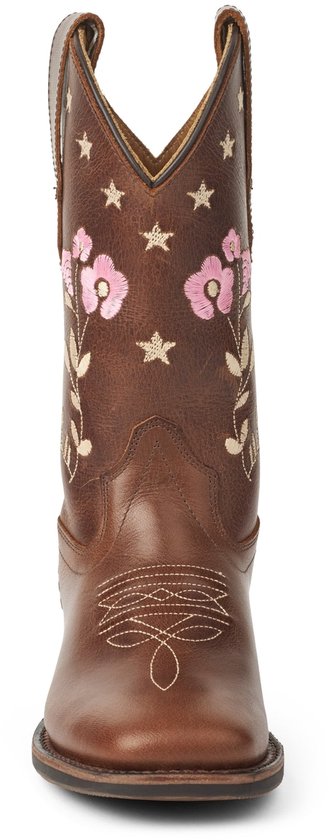Vooraanzicht van een bruine cowboylaars met roze bloemen, beige sterren en gedetailleerde stiksels op de wreef.