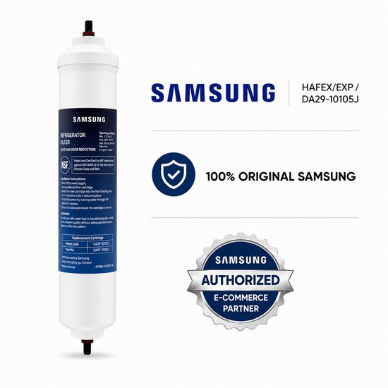 Witte Samsung waterfilter met blauwe en zwarte details. "Samsung" en "NSF" logo's zichtbaar.