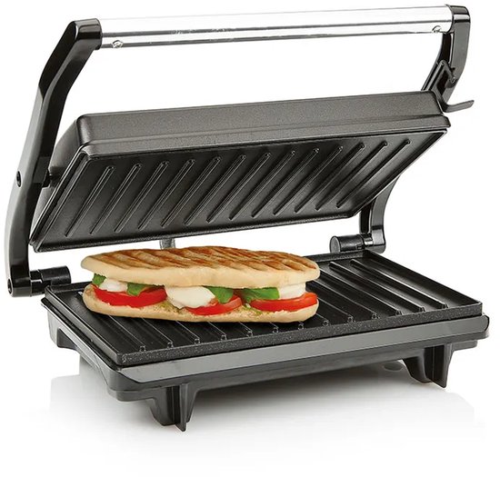 Open zwarte Tristar contactgrill met gegrilde panini en Tristar logo.