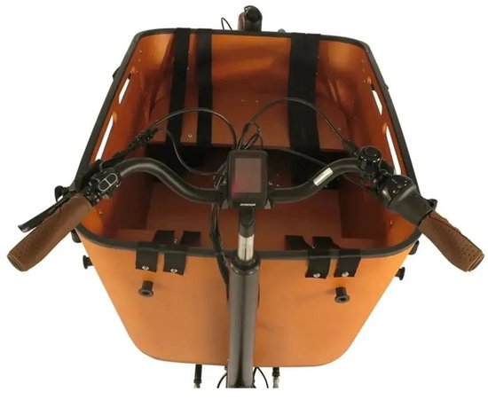 Gezien vanaf de voorkant, de oranje houten bak van een bakfiets met bruine handvatten en een display.