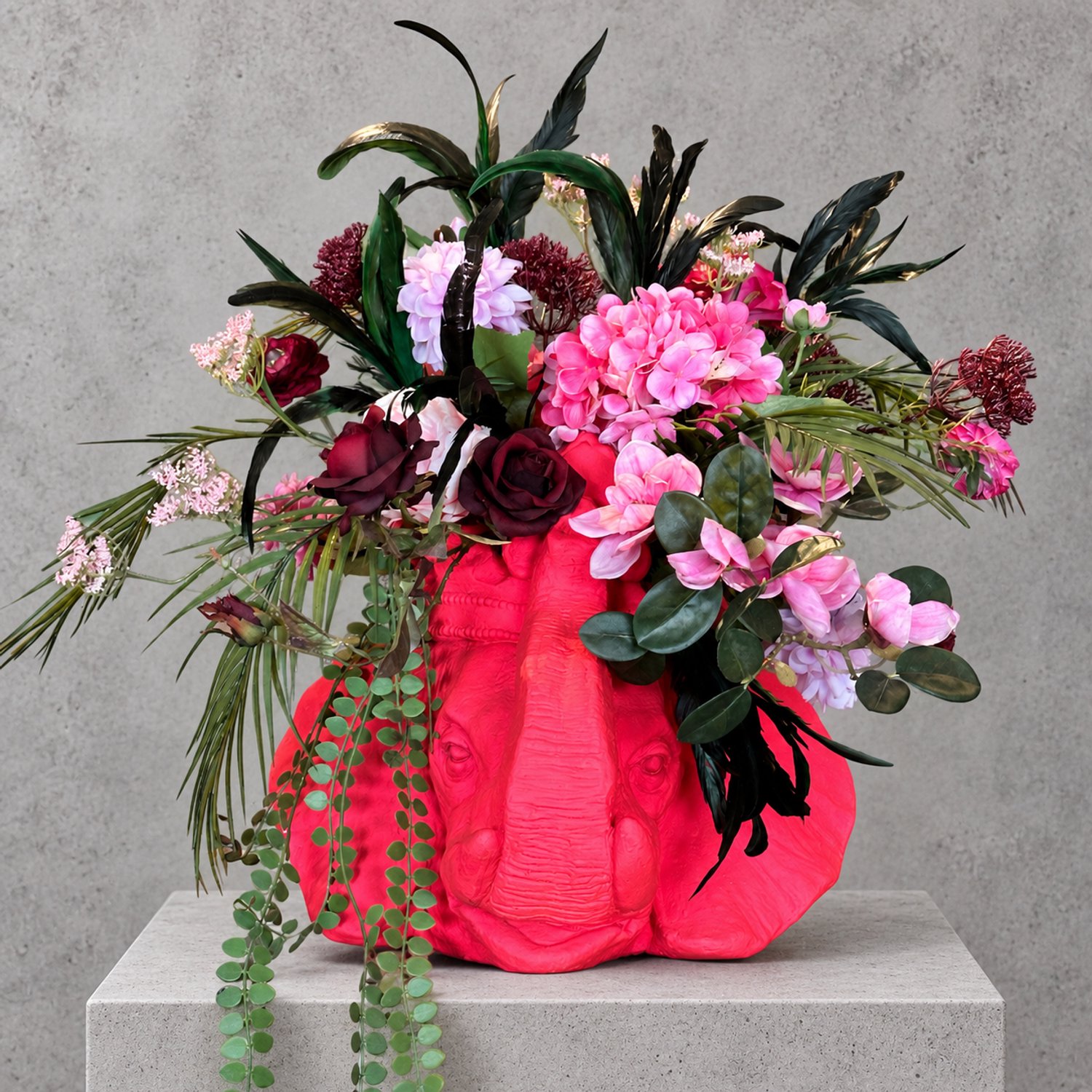 Seta Fiori Roze olifantenhoofd met kunstbloemen – wanddecoratie – Seta Fiori knal roze