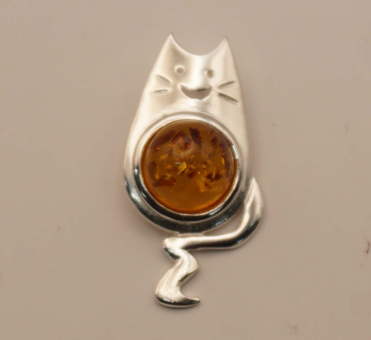 Zilveren hanger kat met amber steen - sterling zilveren hanger kat met oranje steen- kattenliefhebbers hanger voor aan ketting - hanger katje - leuke pendant voor vrouw / man