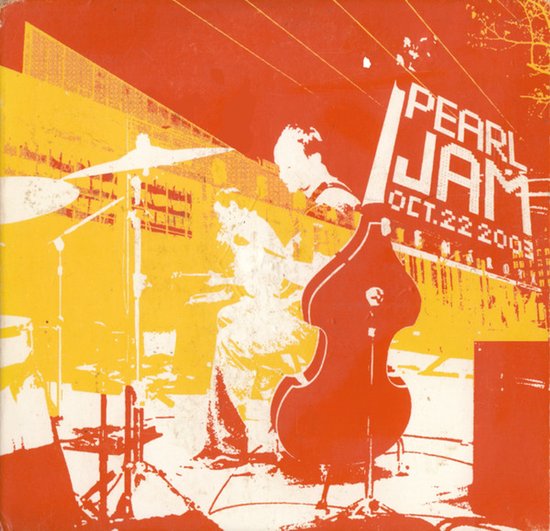 Rood-gele hoes van Pearl Jam Benaroya Hall 22 okt 2003 met een contrabassist en silhouet van een drummer.