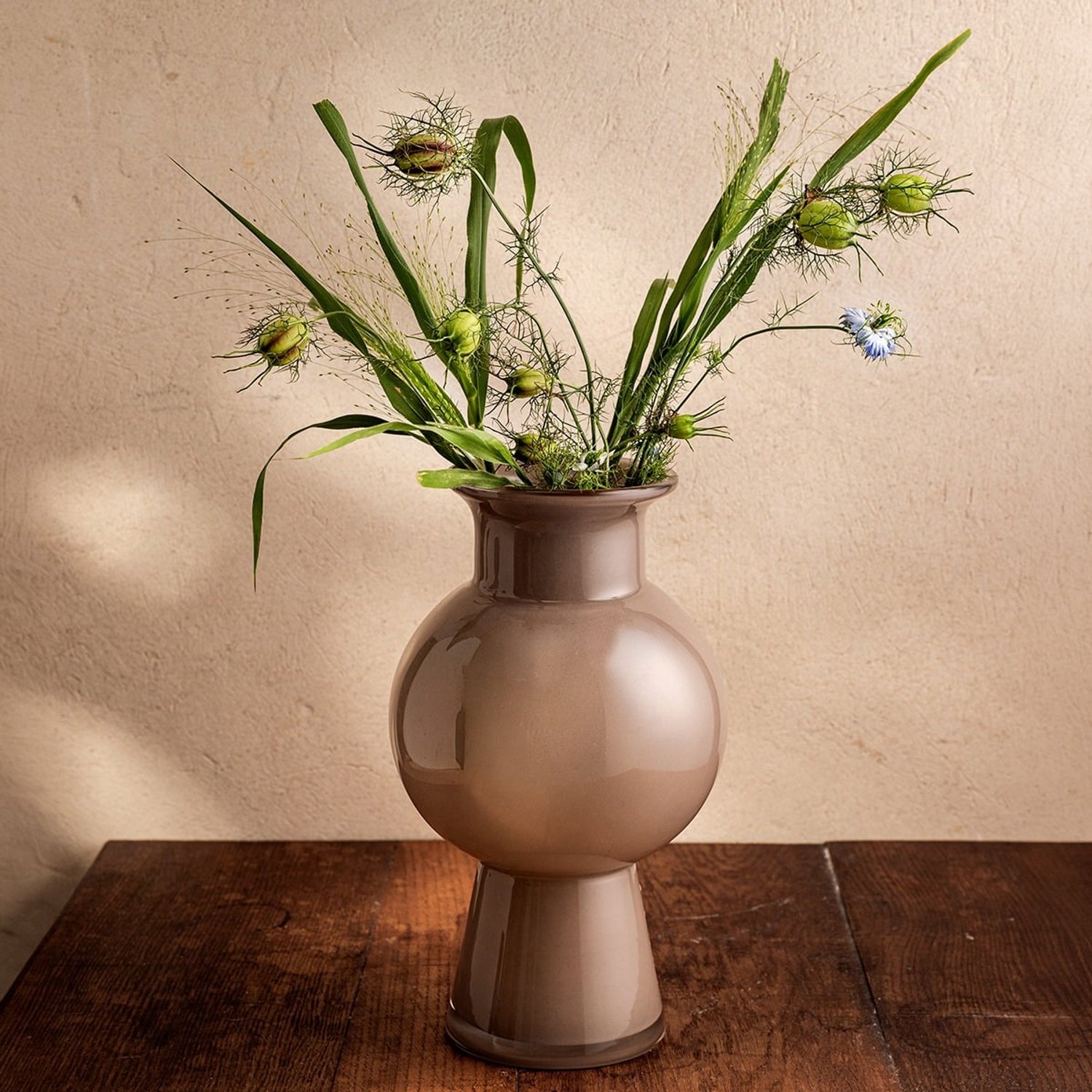 Homla VETRE Beige Glazen Vaas 18x30 cm - Stijlvolle Decoratie