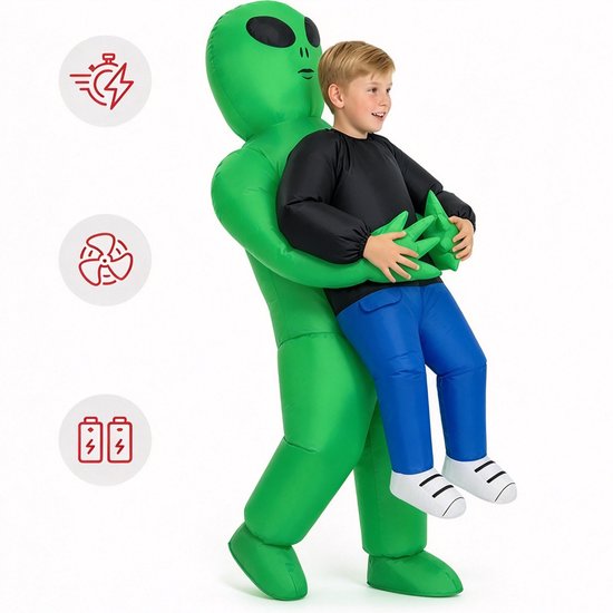 Jongen in groen opblaasbaar alienkostuum met iconen voor snelle inflatie, ventilator en batterij.