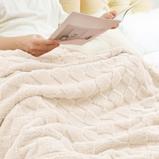 Blanket - Deken - 150 x 200 cm- Plaid - - Superzacht & Warm - Wit Plaid - Scandinavisch Woondeken - Double Blanket - Sofa Blanket - 3D Checkered Blanket - Soft Blanket - Checkered Wool Blanket - Warm Blanket - Plaid voor bank en bed — cadeau in Wonen & Interieur - foto 6