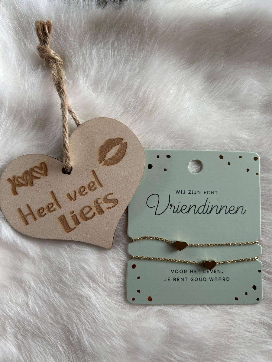 Creaties van hier – Hart Armband Dubbel - goud – 8x9 – verstelbaar - vriendinnen - met houten hartje