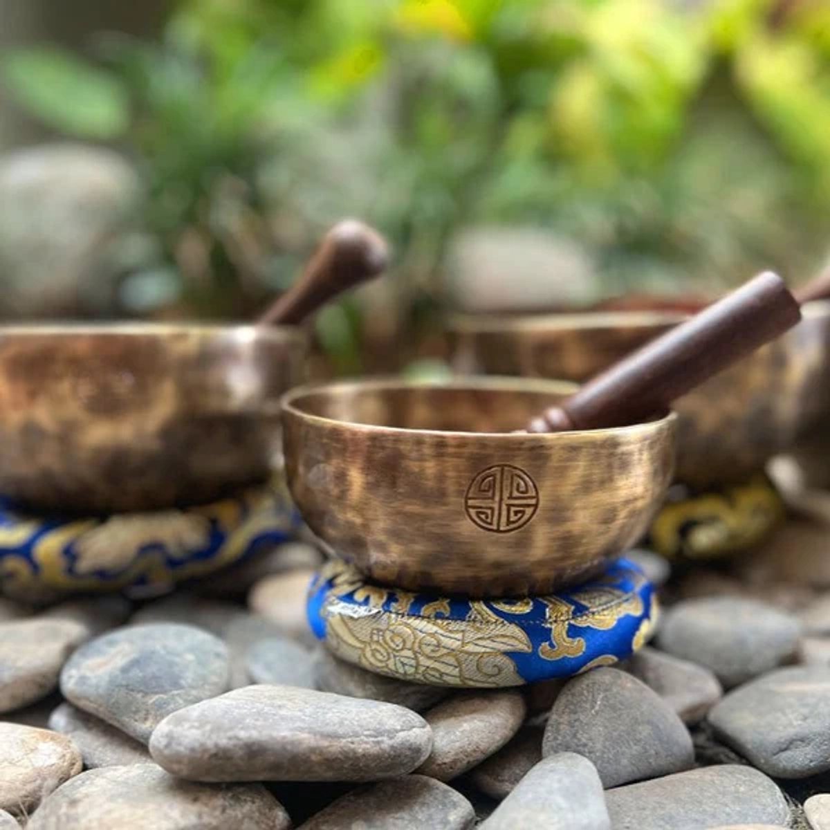 LIDAH® Klankschaal Set - Tibetaanse 3 Full Moon Klankschalen Set - Meditatie Schaal met Klopper , Aanstrijkhout & Kussen - Singing Bowl Klank Schaal Set - voor Yoga, Chakra, Mindfulness