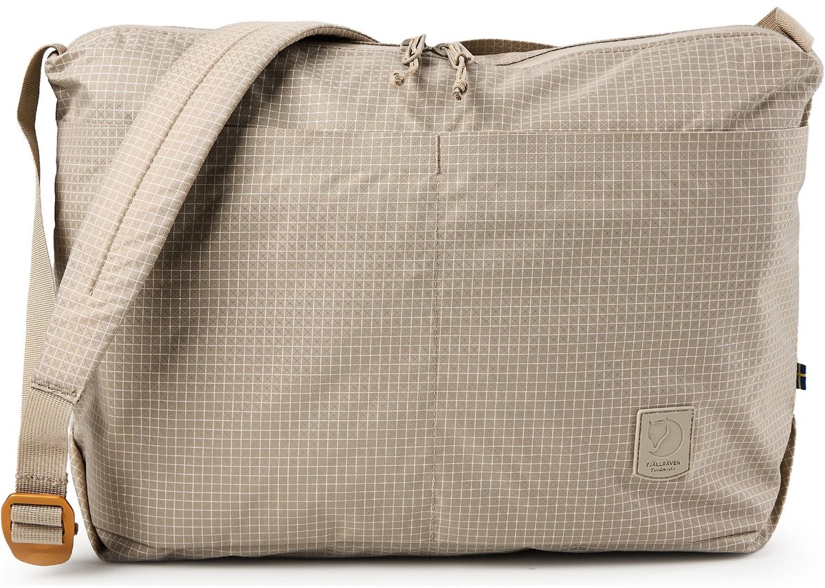 Fjällräven schoudertas met laptopvak High Coast Pro Shoulder Bag FOSSIL beige