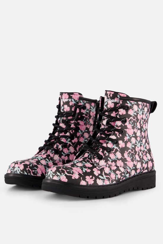 Zwarte kinderlaarsjes met aan weerszijden een opvallende roze en blauwe bloemenprint.