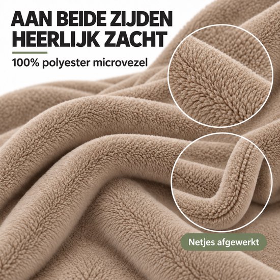 Zachte beige polyester microvezel deken, dubbelzijdig textuurdetail met nette afwerking.
