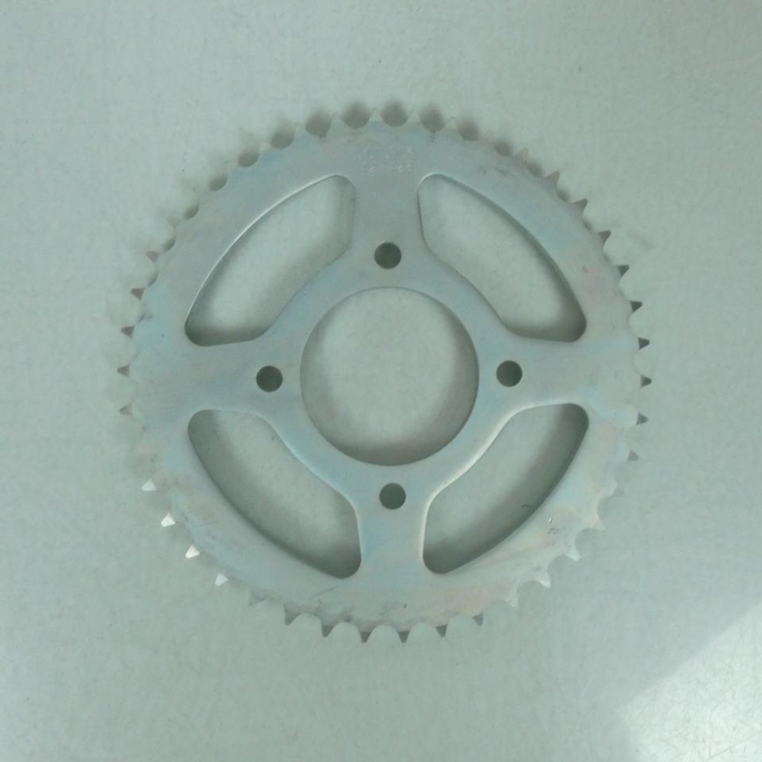 Achtertandwiel voor motor Hyosung 125 GV C Aquila 2007-2015 42 tanden 428