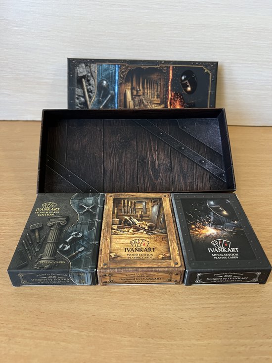 Drie IVANKART Construction Series decks in een geopende collector box met houten interieur.