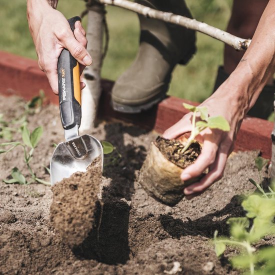 Fiskars Xact™ Plantschep - Tuinschepje - Softgrip Handvat - RVS van Fiskars — afbeelding 3