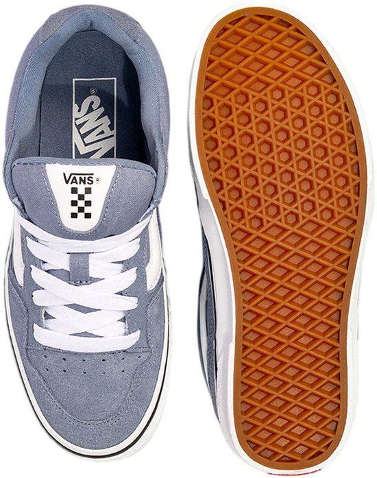 Bovenaanzicht van de Vans Caldrone sneaker en de bruine wafelprofielzool met 'Vans' logo op de binnenzool.