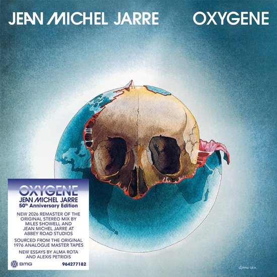 Oxygene albumhoes van Jean Michel Jarre met een schedel bovenop de aarde, inclusief een sticker voor de 50e verjaardag.