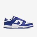 Zijaanzicht van de Nike Dunk Low sneaker in tweekleurig wit en blauw.