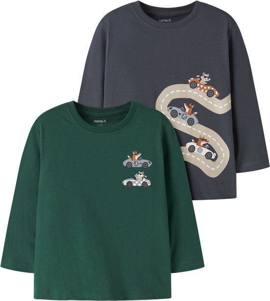Set van twee t-shirts met lange mouwen: één donkergroen met dierenprint en één donkergrijs met raceauto-print, label name it.