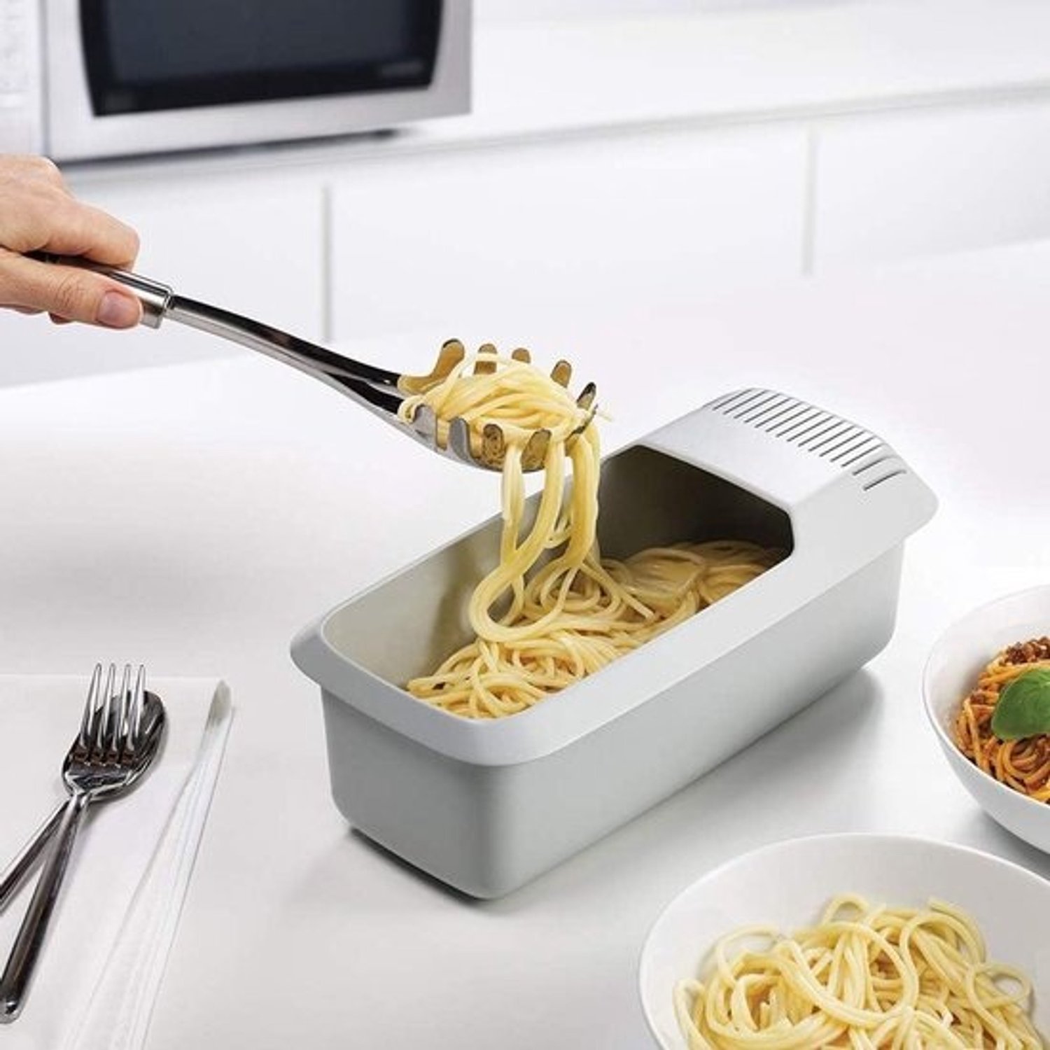 Magnetron Pastakoker - Noedelkoker met zeef - Pasta bereiden in de magnetron - Vaatwasmachinebestendig - 30 x 14 x 10 cm - Wit