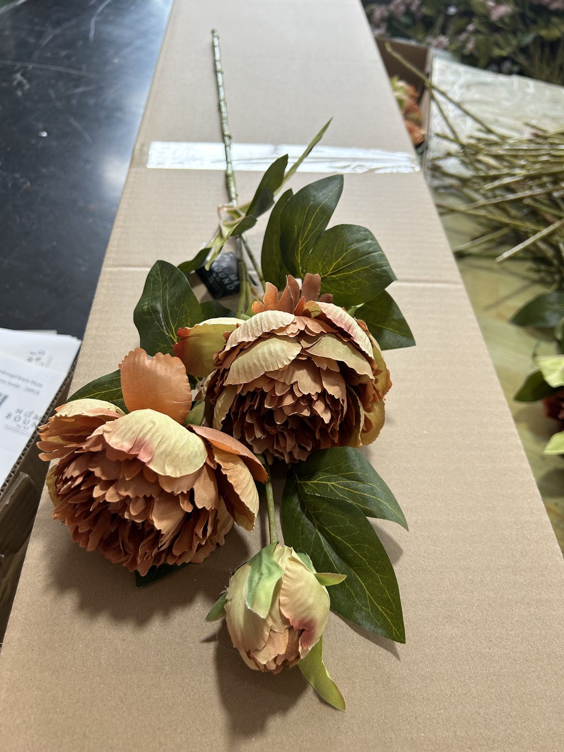 Kunstbloem pioen 74cm oker
