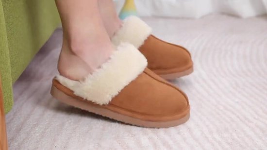 Olanly - Pantoffels Dames - Suède Zachte Winterpantoffels - Fluffy Open Sloffen met Pluche Voering - Abrikoos - 44-45 - Geschikt voor een voetlengte van 25.40 cm